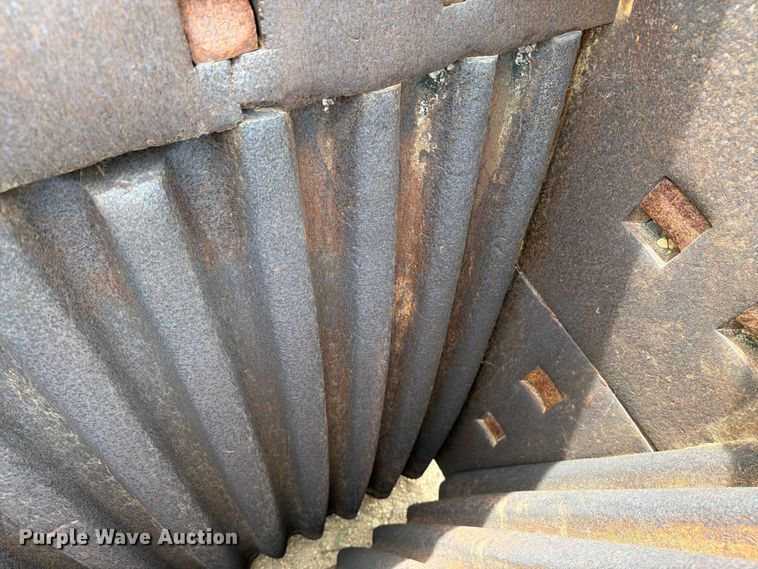 image for item FK0237 2003 Trio jaw crusher