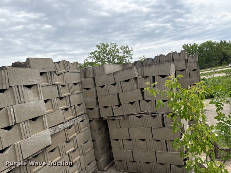image for item FK0239 Approximately 17 pallets of concrete blocks