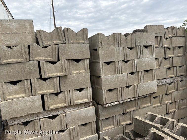 image for item FK0239 Approximately 17 pallets of concrete blocks