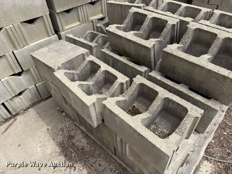 image for item FK0239 Approximately 17 pallets of concrete blocks