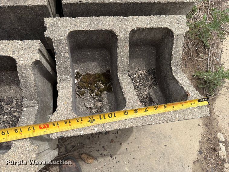 image for item FK0239 Approximately 17 pallets of concrete blocks