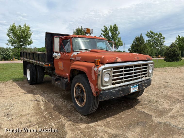 image for item FK0241 1976 Ford Custom Cab flatbed truck