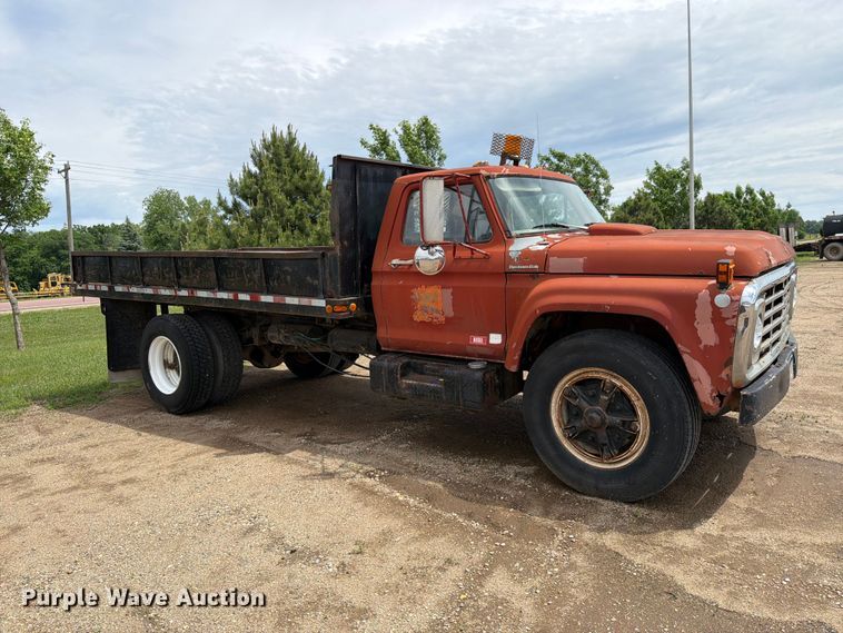 image for item FK0241 1976 Ford Custom Cab flatbed truck