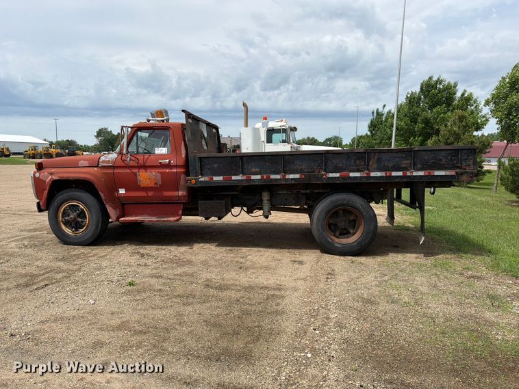 image for item FK0241 1976 Ford Custom Cab flatbed truck