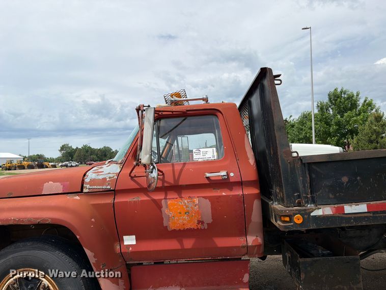 image for item FK0241 1976 Ford Custom Cab flatbed truck