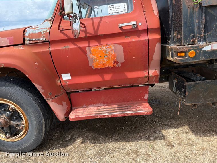 image for item FK0241 1976 Ford Custom Cab flatbed truck