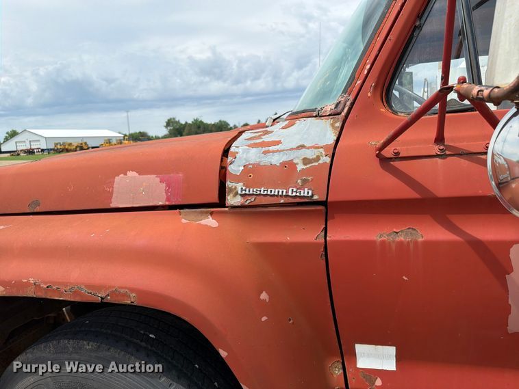image for item FK0241 1976 Ford Custom Cab flatbed truck