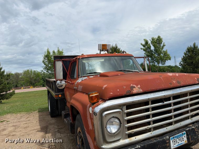 image for item FK0241 1976 Ford Custom Cab flatbed truck