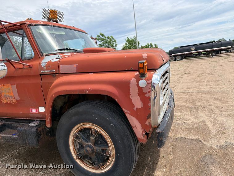 image for item FK0241 1976 Ford Custom Cab flatbed truck