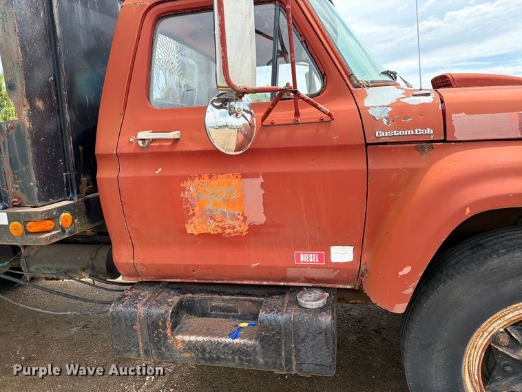 image for item FK0241 1976 Ford Custom Cab flatbed truck