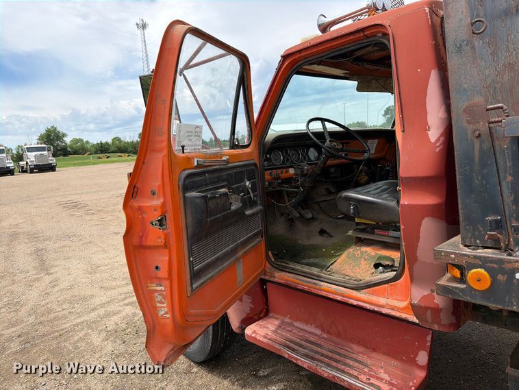 image for item FK0241 1976 Ford Custom Cab flatbed truck