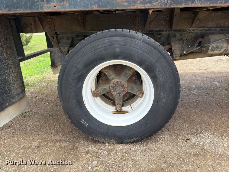 image for item FK0241 1976 Ford Custom Cab flatbed truck