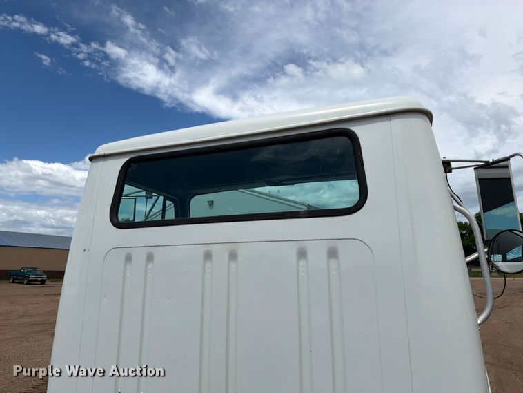 image for item FK0250 1997 International 4700 
