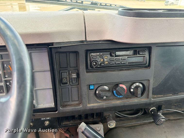 image for item FK0250 1997 International 4700 