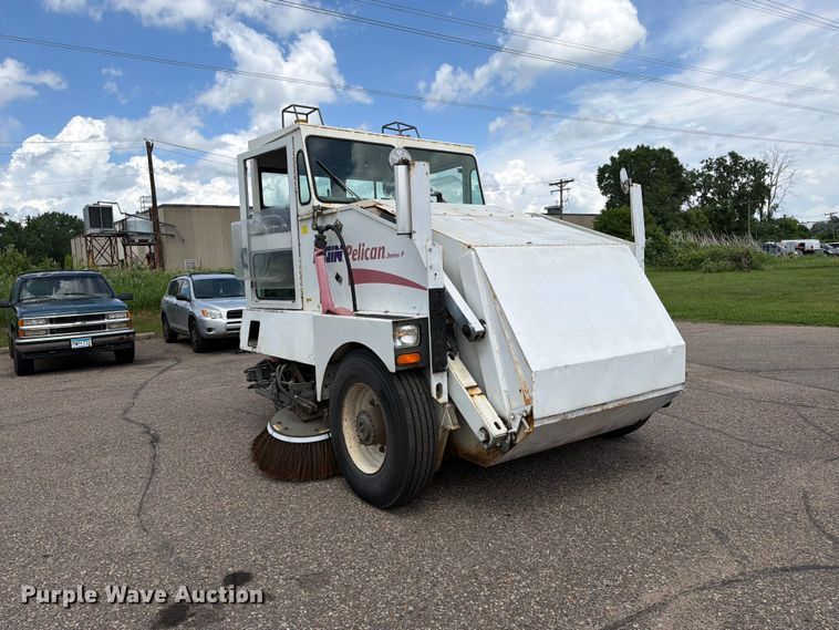 image for item FK0262 2002 Elgin Pelican Series P street sweeper