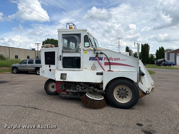 image for item FK0262 2002 Elgin Pelican Series P street sweeper