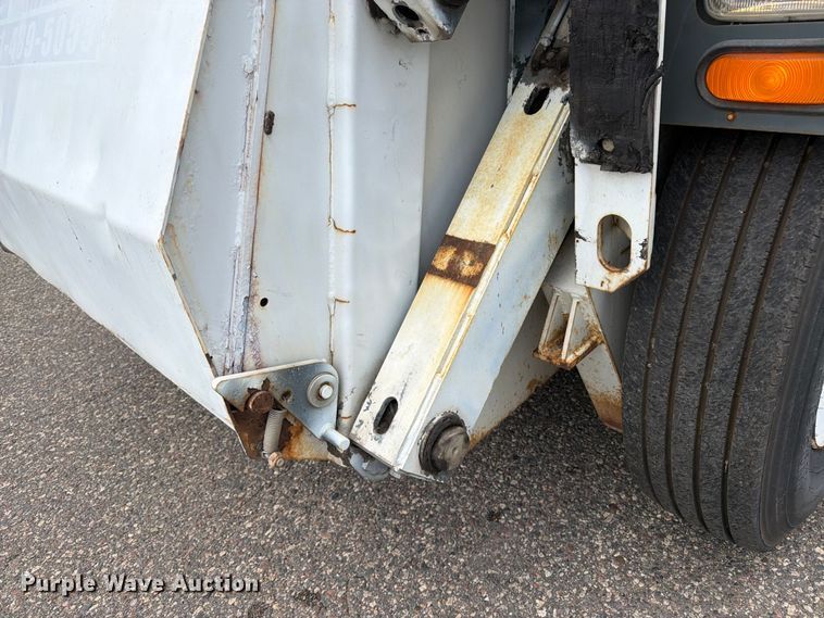 image for item FK0262 2002 Elgin Pelican Series P street sweeper