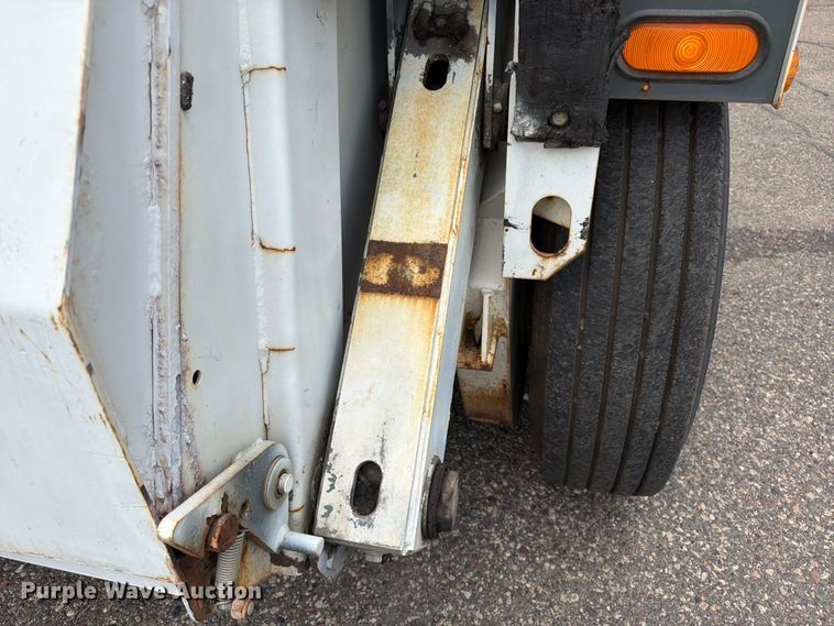 image for item FK0262 2002 Elgin Pelican Series P street sweeper