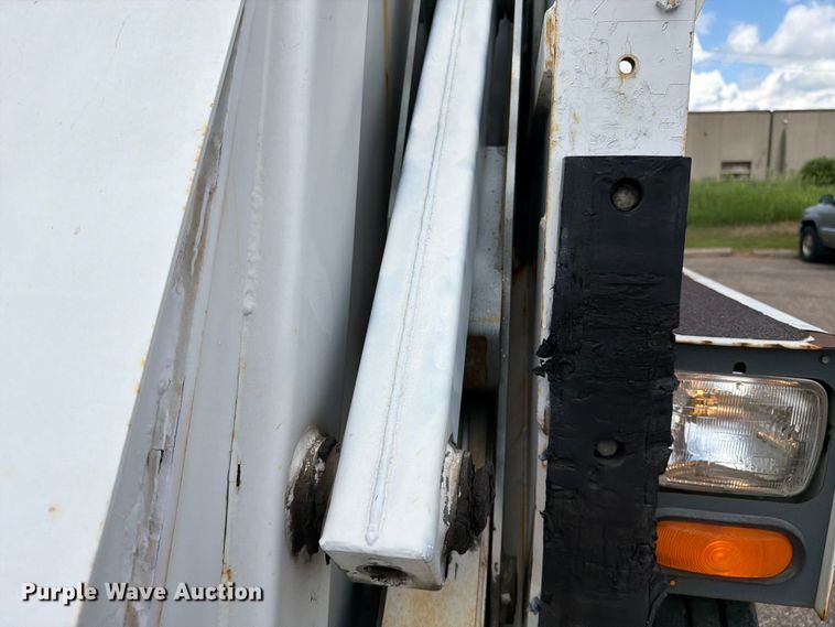 image for item FK0262 2002 Elgin Pelican Series P street sweeper