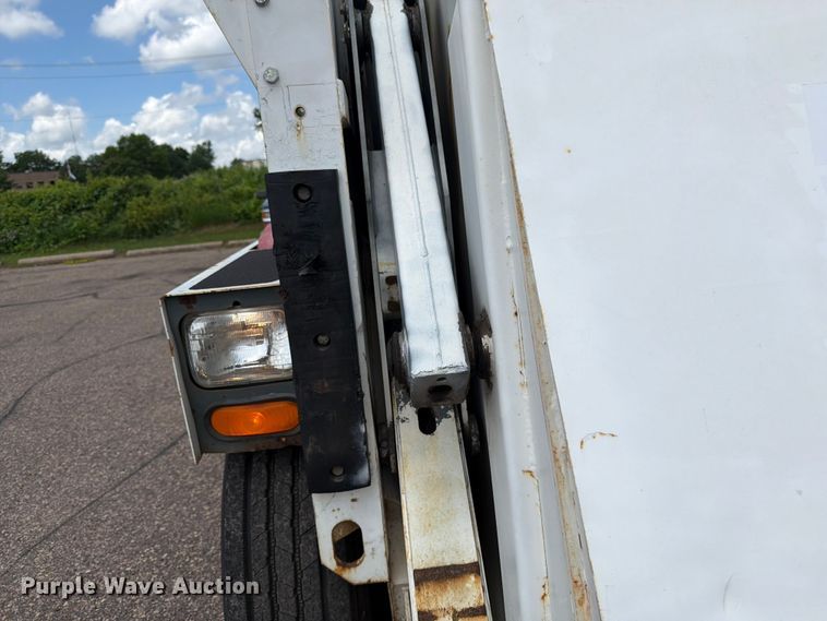 image for item FK0262 2002 Elgin Pelican Series P street sweeper