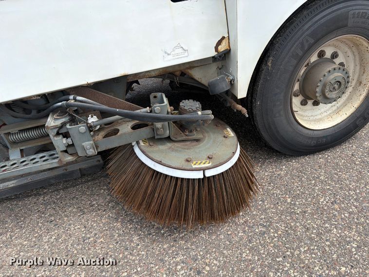 image for item FK0262 2002 Elgin Pelican Series P street sweeper