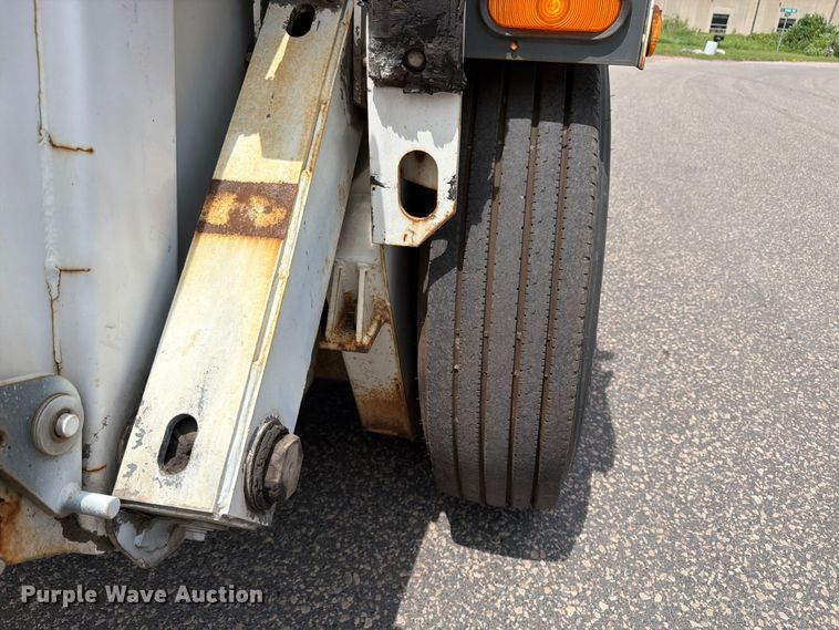 image for item FK0262 2002 Elgin Pelican Series P street sweeper