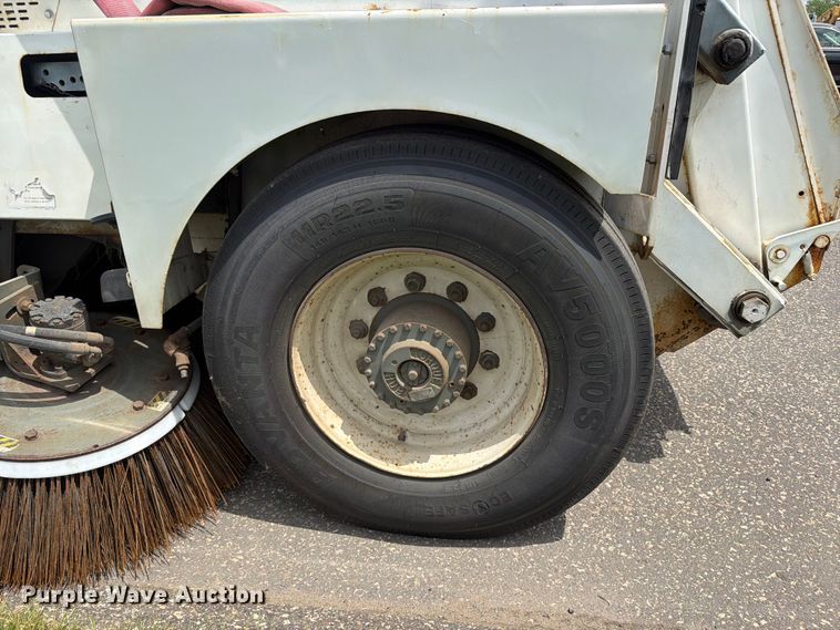 image for item FK0262 2002 Elgin Pelican Series P street sweeper