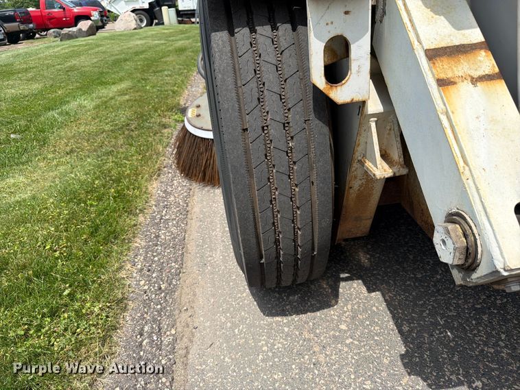 image for item FK0262 2002 Elgin Pelican Series P street sweeper