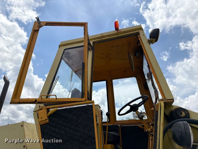 image for item FK0264 1971 Case W18 wheel loader