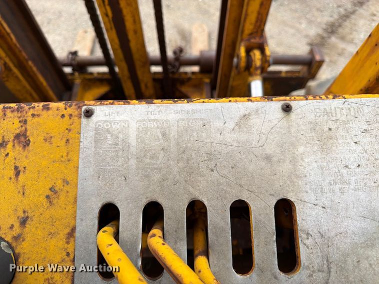 image for item FK3003 Massey Ferguson MF 6500 forklift