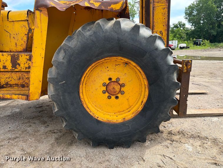 image for item FK3003 Massey Ferguson MF 6500 forklift