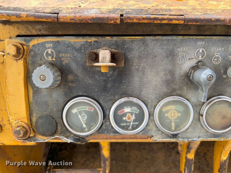 image for item FK3005 Caterpillar 977L track loader