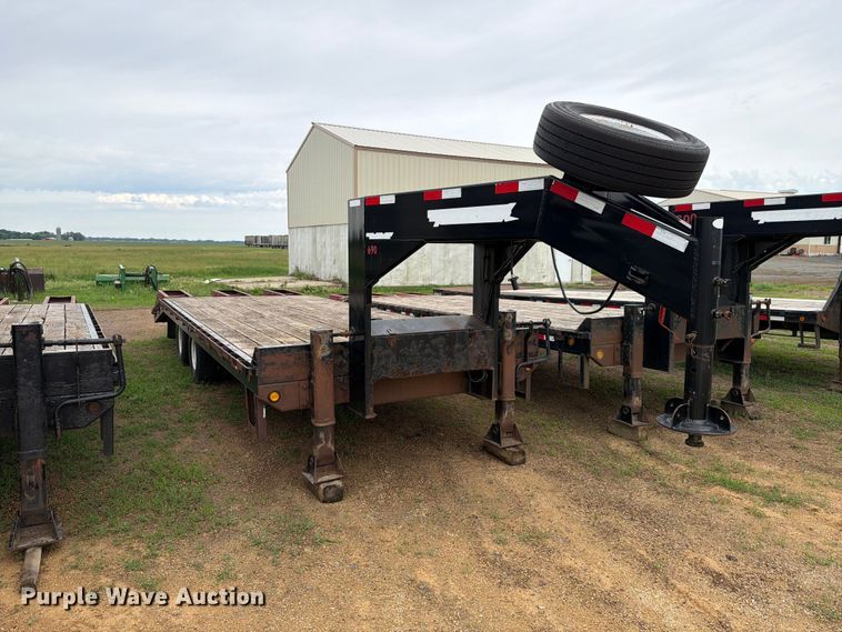 image for item FK4025 2015 Towmaster T-20 equipment trailer