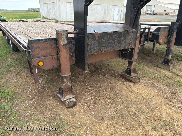 image for item FK4025 2015 Towmaster T-20 equipment trailer