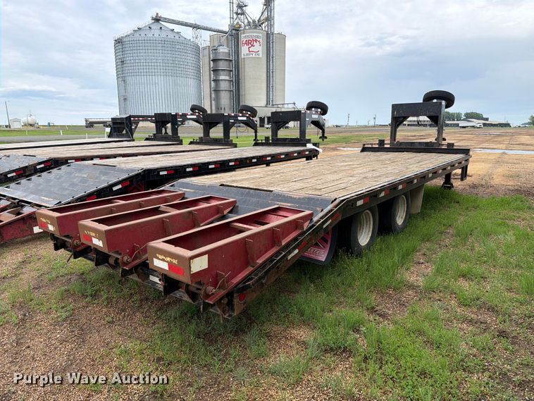 image for item FK4027 2015 Towmaster T-20 equipment trailer