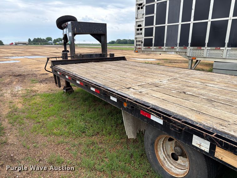 image for item FK4027 2015 Towmaster T-20 equipment trailer