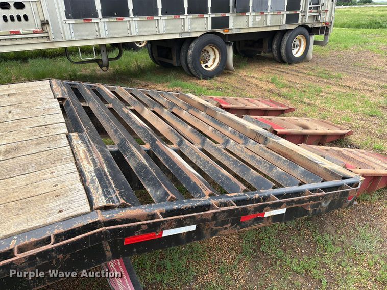 image for item FK4027 2015 Towmaster T-20 equipment trailer