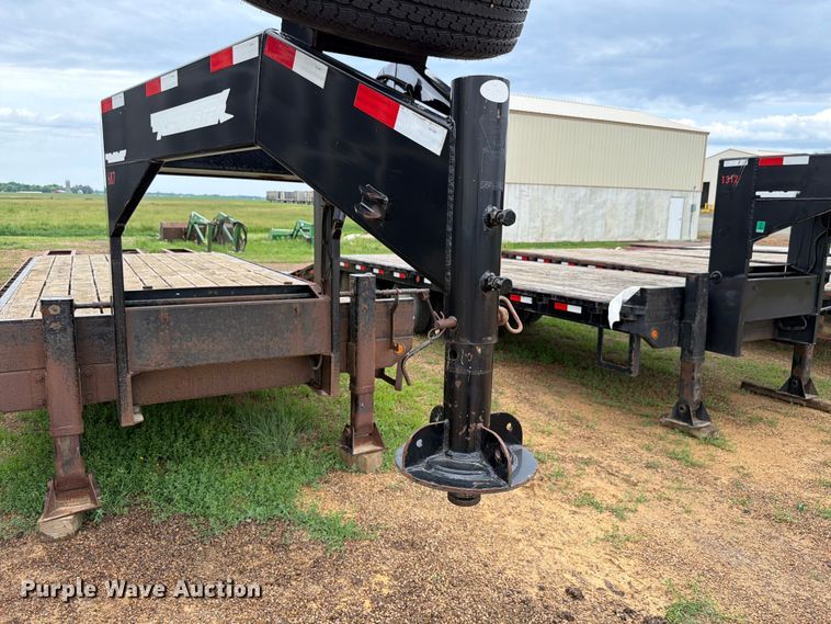 image for item FK4027 2015 Towmaster T-20 equipment trailer