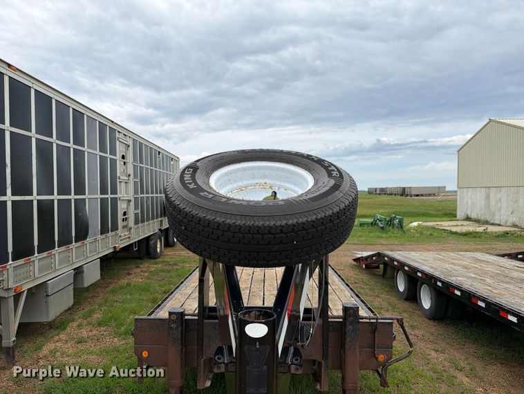 image for item FK4027 2015 Towmaster T-20 equipment trailer