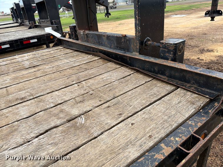 image for item FK4027 2015 Towmaster T-20 equipment trailer
