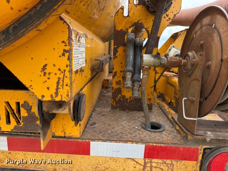 image for item FK4028 Vac-Tron vacuum excavator
