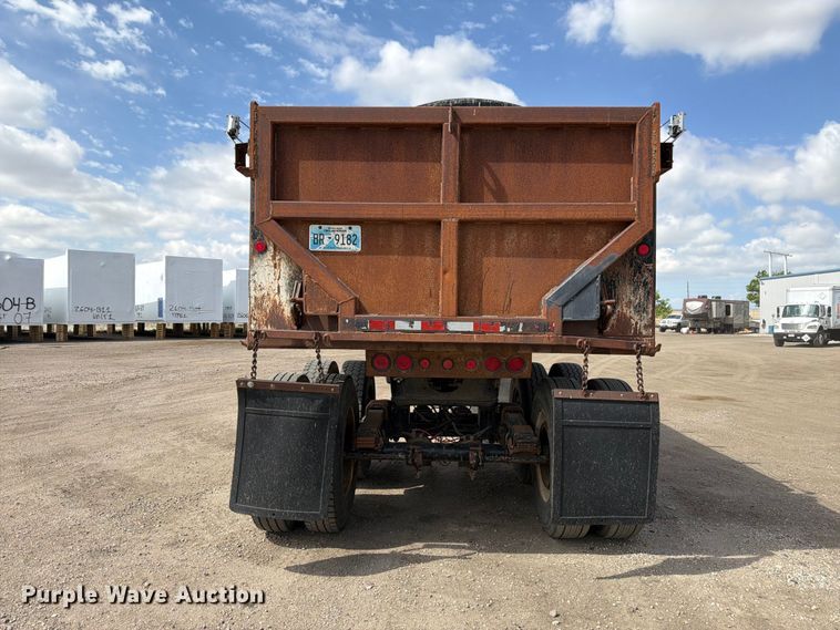 image for item FM7533 1999 Clement RKHL3226 end dump trailer