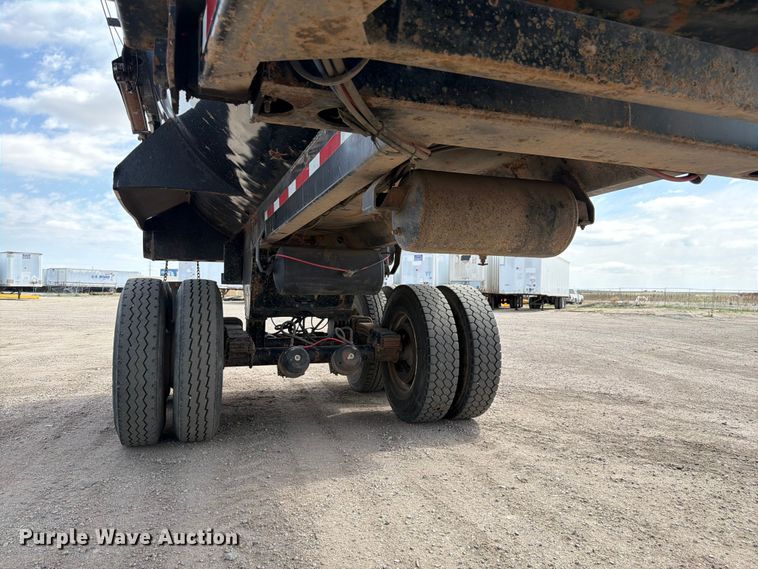 image for item FM7533 1999 Clement RKHL3226 end dump trailer
