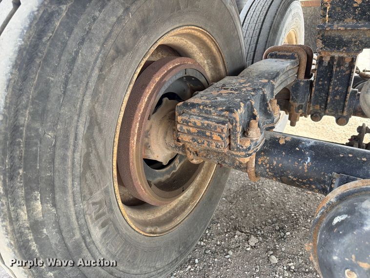 image for item FM7533 1999 Clement RKHL3226 end dump trailer