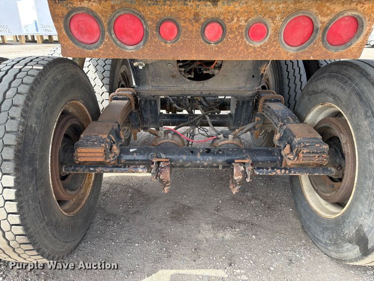 image for item FM7533 1999 Clement RKHL3226 end dump trailer