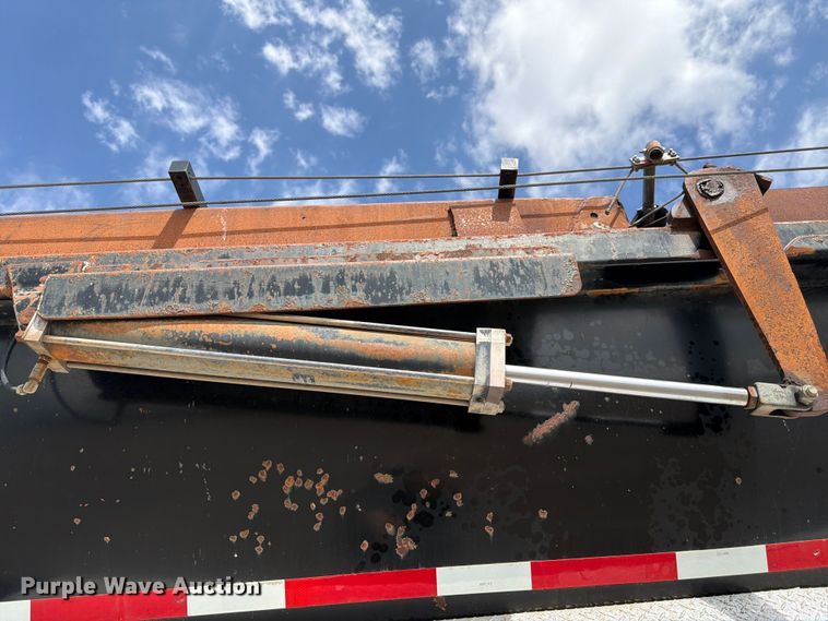 image for item FM7533 1999 Clement RKHL3226 end dump trailer