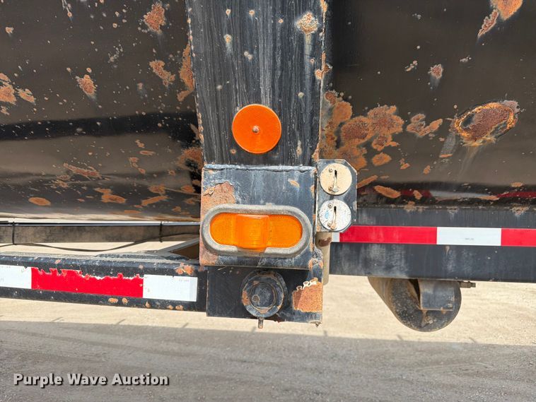 image for item FM7533 1999 Clement RKHL3226 end dump trailer