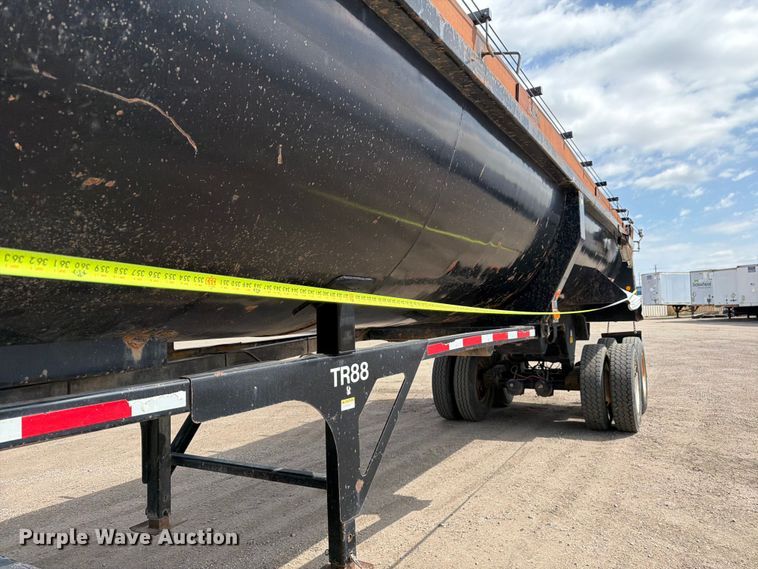 image for item FM7533 1999 Clement RKHL3226 end dump trailer