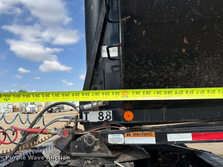 image for item FM7533 1999 Clement RKHL3226 end dump trailer