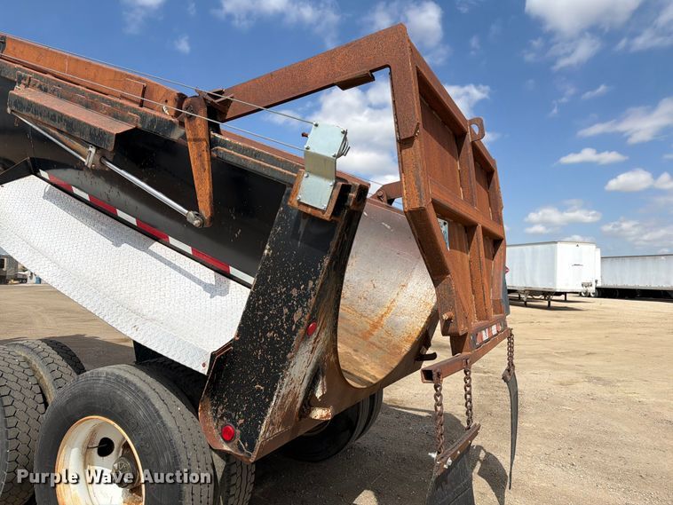 image for item FM7533 1999 Clement RKHL3226 end dump trailer